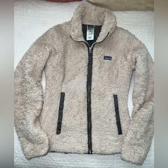 Patagonia Jackets & Blazers - Patagonia Women's Tan Teddy Jacket